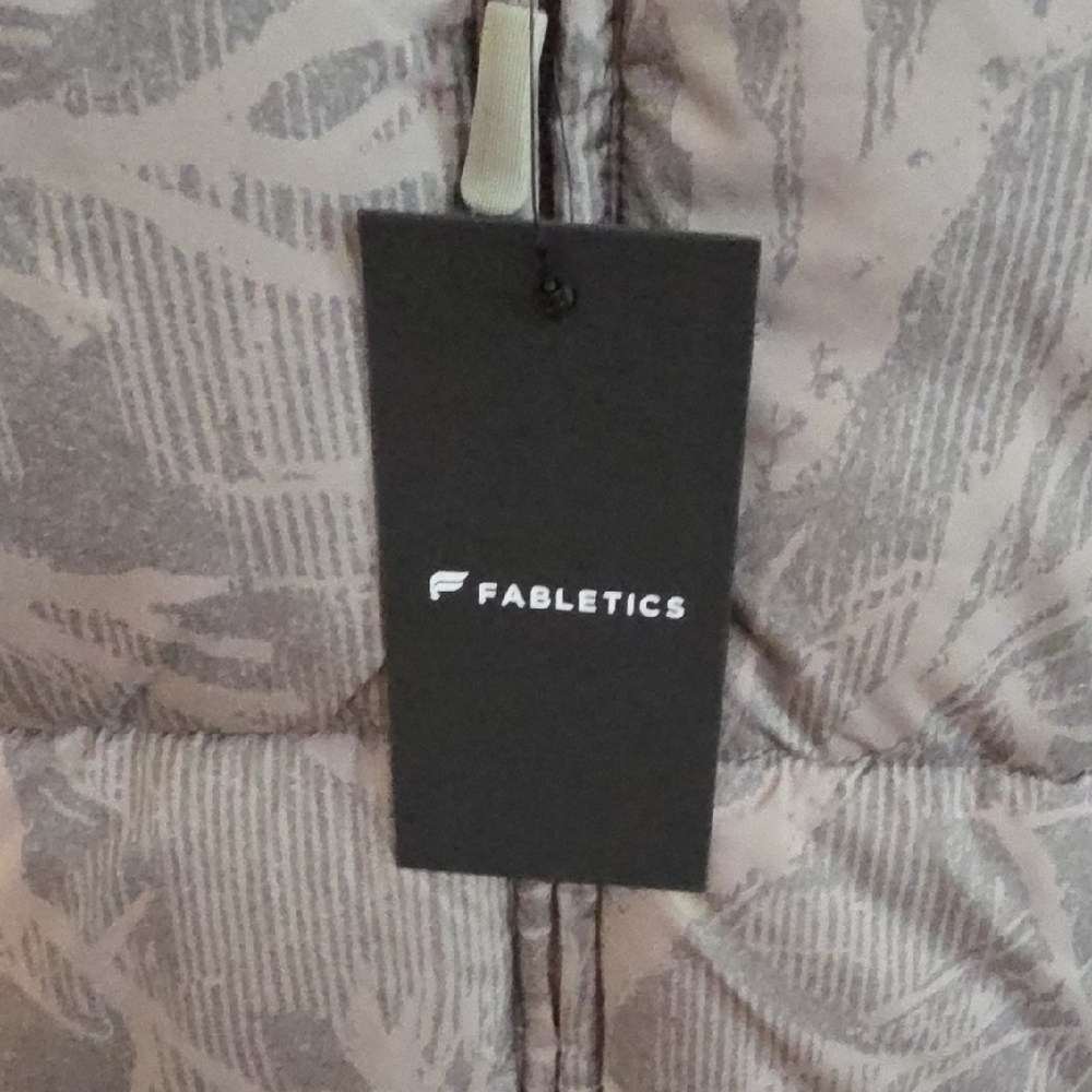 Fabletics Light Gray Patterned Puffer Jacket - Picture 2 of 2